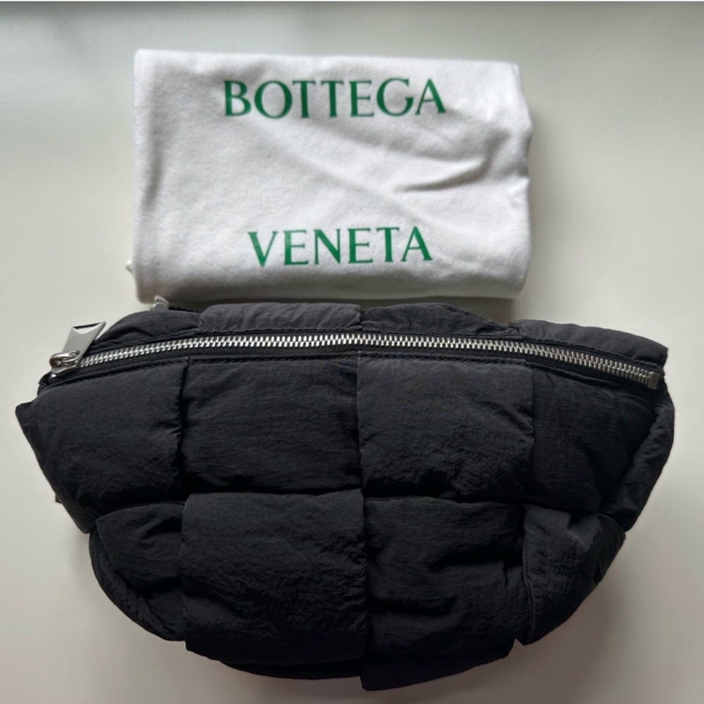 LIKE NEW Bottega Veneta Black Cassette Bag